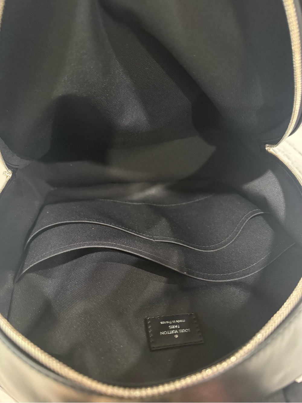 Louis Vuitton JOSH BACKPACK- used MAYBE 3 times - Picture 5 of 7